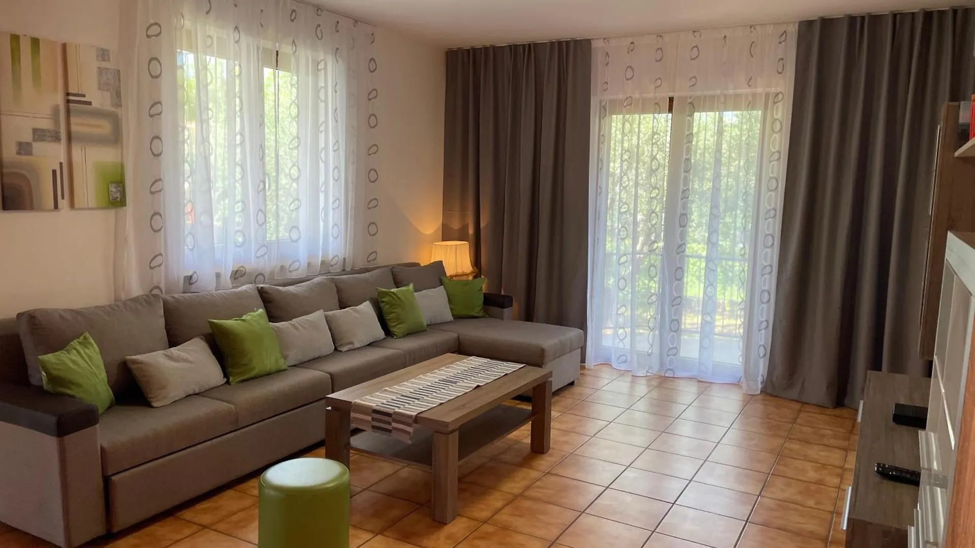 Fabris Apartments With Pool And Top Location Near Sea Novigrad Istria Hırvatistan