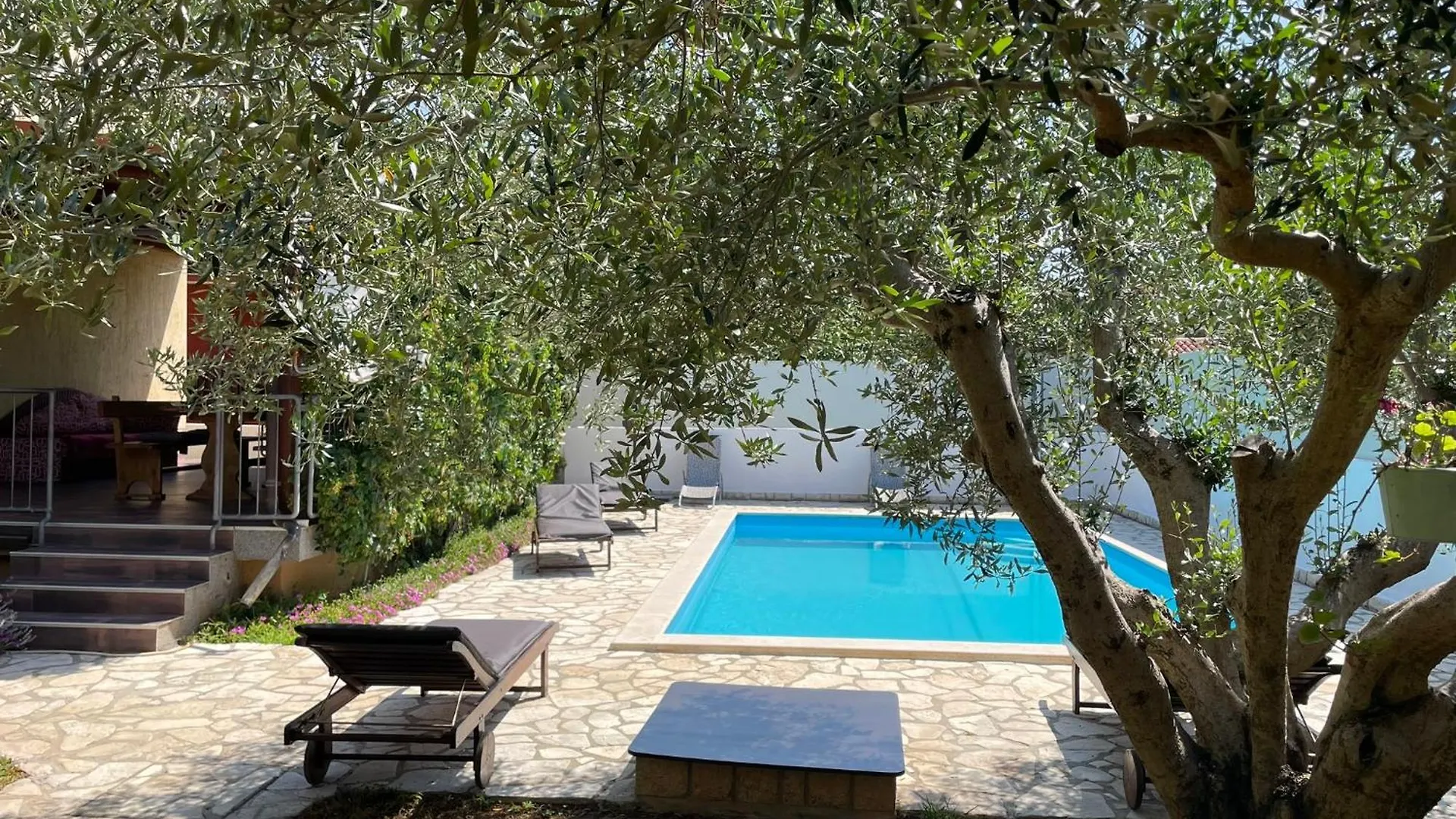 Fabris Apartments With Pool And Top Location Near Sea Novigrad Istria Hırvatistan
