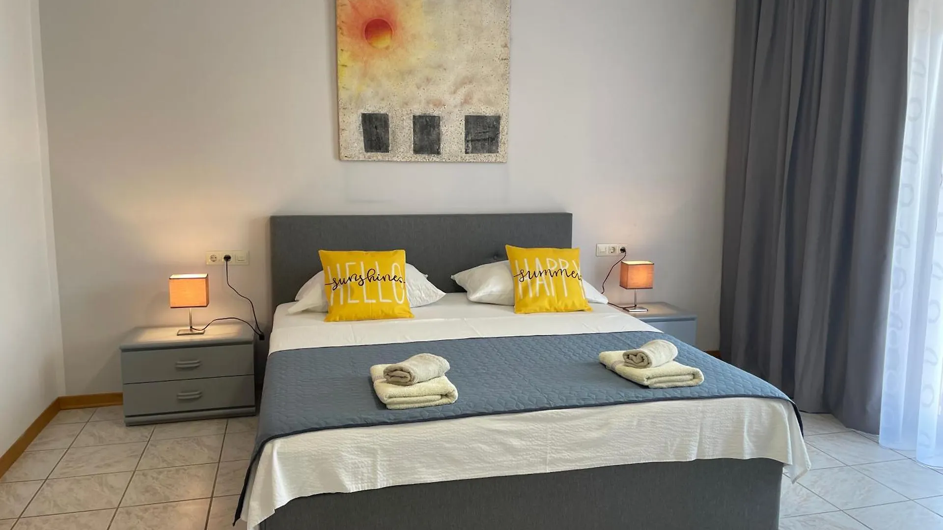 Fabris Apartments With Pool And Top Location Near Sea Novigrad Istria