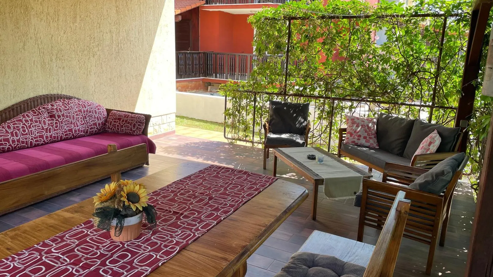 Fabris Apartments With Pool And Top Location Near Sea Novigrad Istria