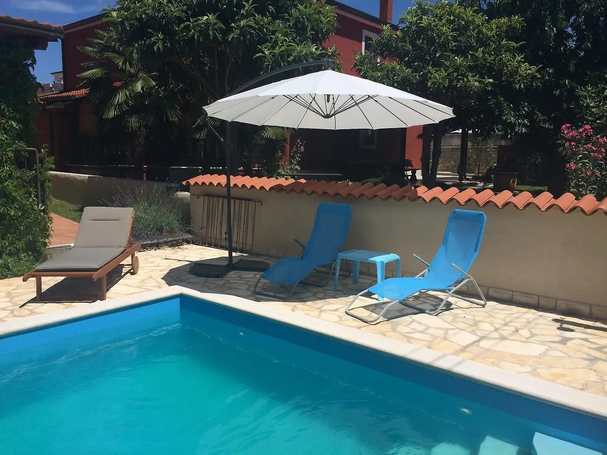 Fabris Apartments With Pool And Top Location Near Sea Novigrad Istria