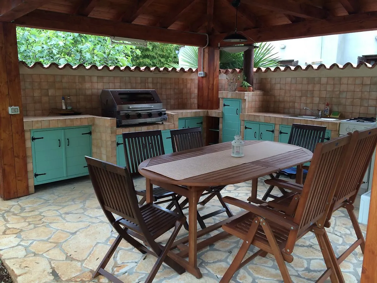 Fabris Apartments With Pool And Top Location Near Sea Novigrad Istria Kroatien